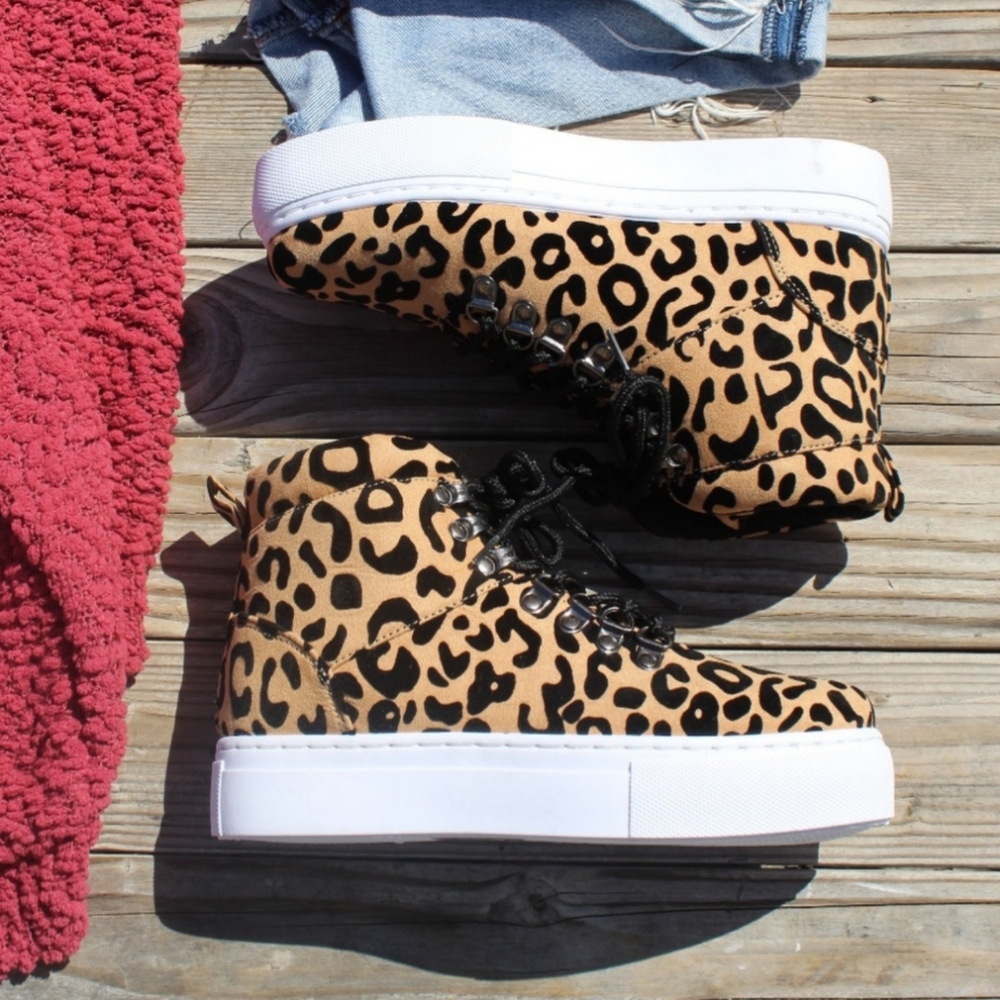 BRAND NEW Leopard print sneakers-sz9 - Picture 2 of 7